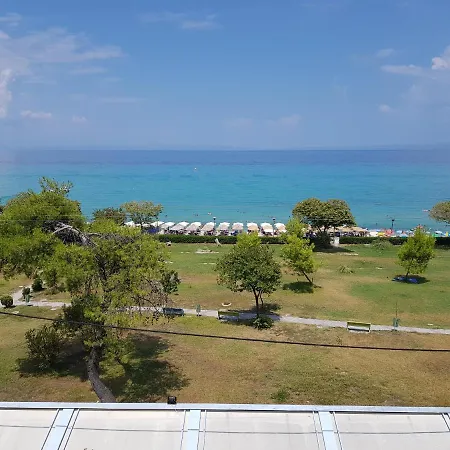 Plaza Hanioti