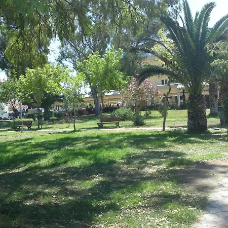מלון Plaza 3*